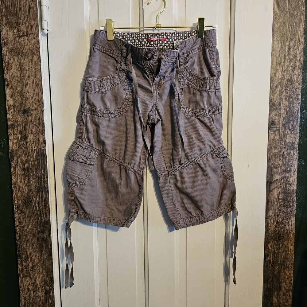 UNIONBAY Brown Cargo Capris with Printed Waistband